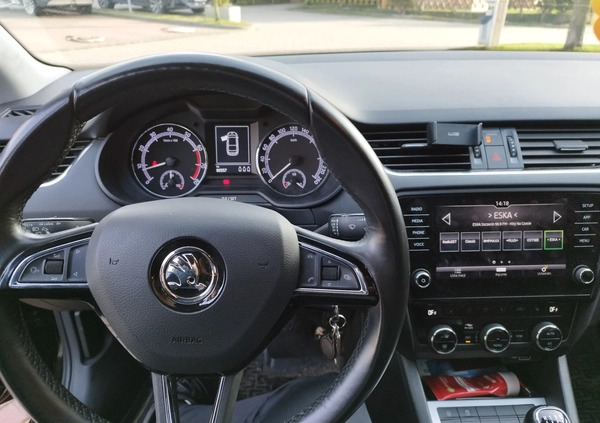 Skoda Octavia cena 69900 przebieg: 82000, rok produkcji 2018 z Szczecin małe 121